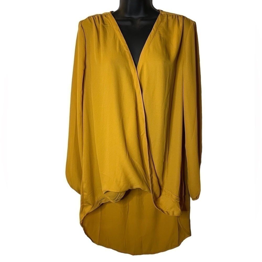 New York & Company Women’s Hi - Lo Top